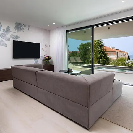 Lovely Apartment In Malinska Appartement