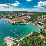 Lovely Apartment In Malinska