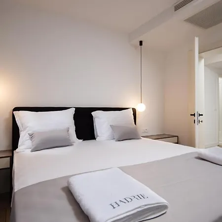 아파트 Lovely Apartment In Malinska *